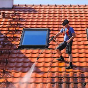 Nettoyage toiture avec jet haute pression