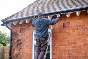 Comment savoir si un couvreur à Bron est labellisé RGE pour bénéficier d’aides à la rénovation ?